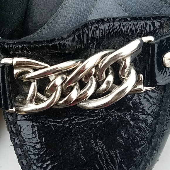 Shoes - Picture 2 of 8